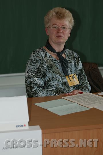 2008.10.24_15.11.58.JPG - Anita Kaiser von ASF 2008 Vorbereitungsteam referiert �ber "Politisches Engagement der Frauen gestern und heute".