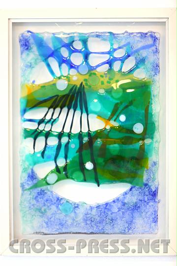 2010.06.25_17.23.44.jpg - Dieses Glasbild ist ein Andenken an die Familie Gr�ck, die das sch�ne Haus entworfen und gro�teils selbst gebaut hat.