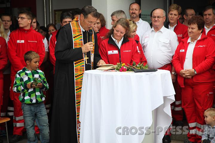 2012.09.29_15.30.50.jpg - Als besondere Vorsehung erwies sich das Datum der Feier: der Festtag der Erzengel Michael, Gabriel und Raphael.Raphael heißt ja: "Gott heilt!"