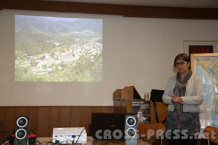 2014.11.12_20.49.01.jpg - Am Ziel: die Stadt Fushe Arrez mit Kirche, Missionsstation und umweltvergiftender Kupfermine.