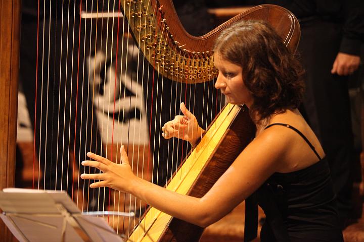 2009.08.20_21.24.44.jpg - Cantus Ensamble "Ivan Filipovic" izvode "Plac osorski" od Berislava �ipu�a u osorskoj Katerdrali pod vodstvom Gorana Jerkovica i Berislava �ipu�a sa solistima Monika Cerovcec (sopran, andeo), Martina Gojceta Silic (mezzosopran, Gospa), Domagoj Dorotic (tenor, Isus), Goran Juric (bas, Ivan).