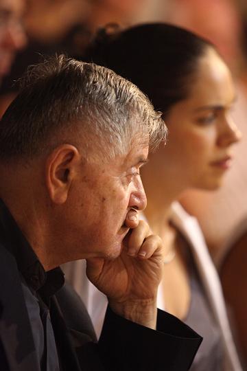 2009.08.20_21.32.49.jpg - Cantus Ensamble "Ivan Filipovic" izvode "Plac osorski" od Berislava �ipu�a u osorskoj Katerdrali pod vodstvom Gorana Jerkovica i Berislava �ipu�a sa solistima Monika Cerovcec (sopran, andeo), Martina Gojceta Silic (mezzosopran, Gospa), Domagoj Dorotic (tenor, Isus), Goran Juric (bas, Ivan).