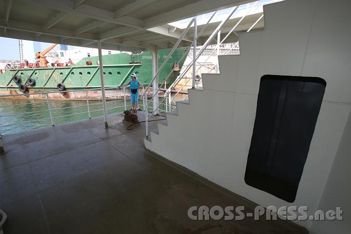 2013.08.21_12.20.14.jpg - Stiege von Ober- zu Mittteldeck.