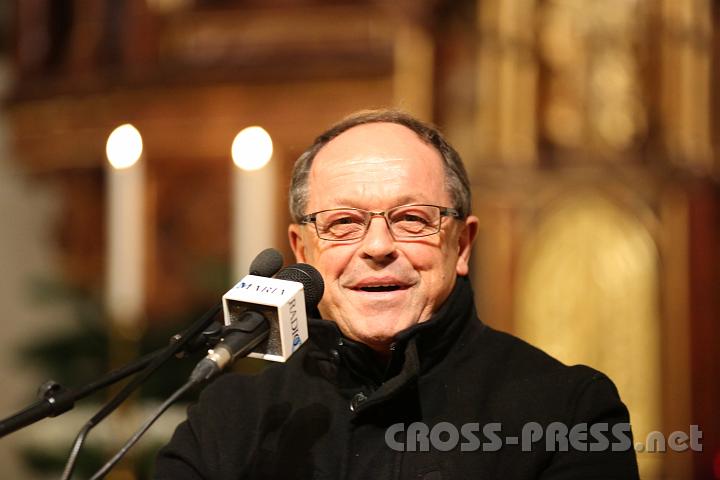 2012.11.25_19.00.02.jpg - Hans Redl, Bürgermeister von Viehdorf, gibt ebenfalls Zeugnis.