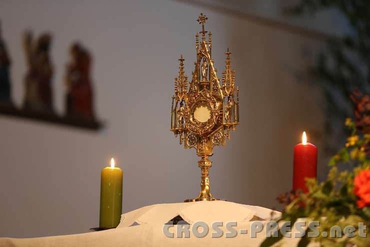 2014.06.18_20.39.16.jpg - Eucharistische Anbetung