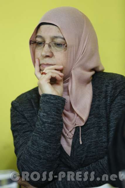 2016.04.23_16.46.11.JPG - Frau Avci - nachdenklich.