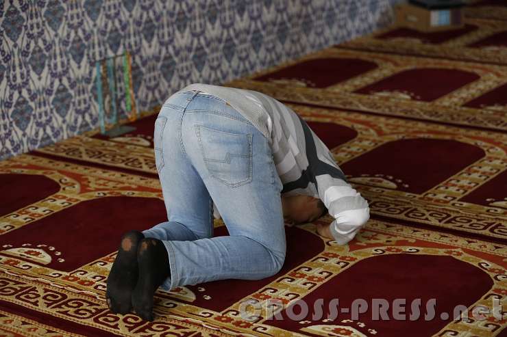 2016.04.23_17.03.42.JPG - Gebetshaltung der Demut mit dem Kopf an tiefster Stelle.