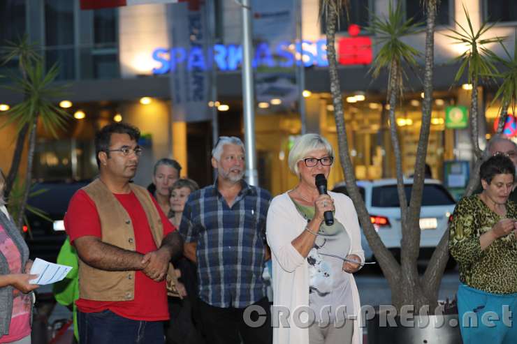 2016.09.16_19.07.37_00.JPG - Bürgermeisterin Ursula Puchebner bedankt sich bei den Organisatoren.