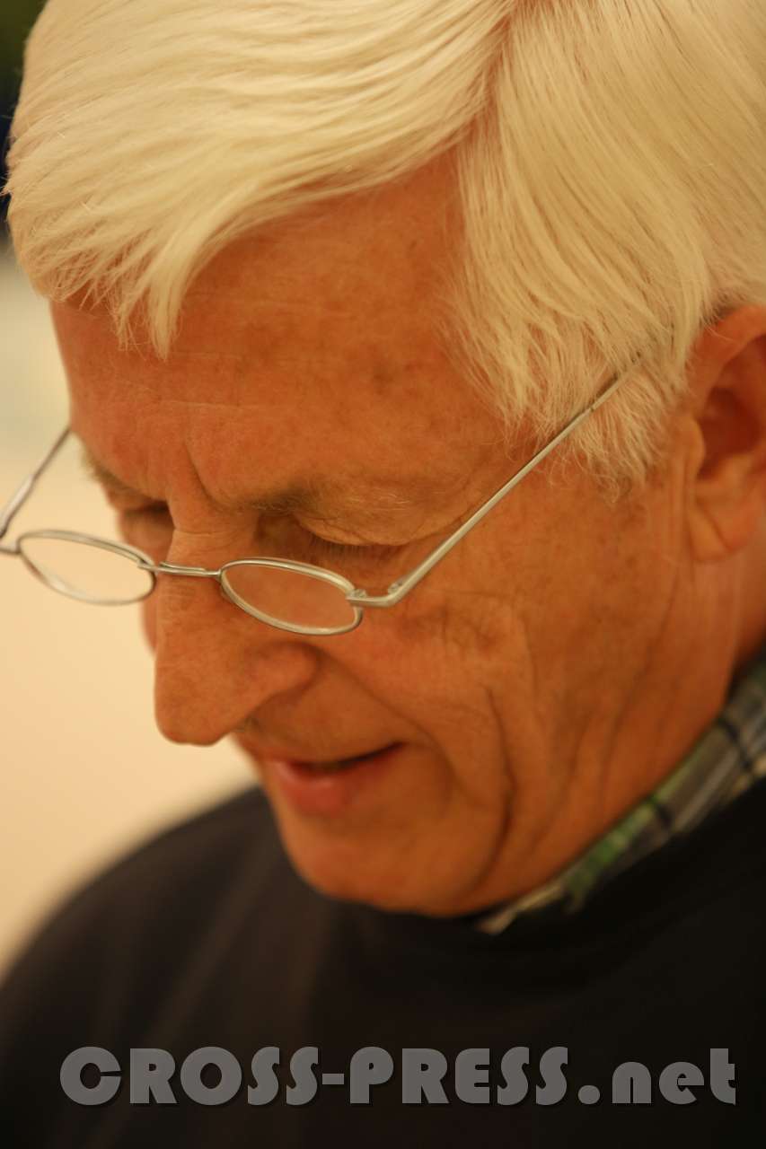 2017.09.26_19.09.05.jpg - Lesung: Josef Bauer