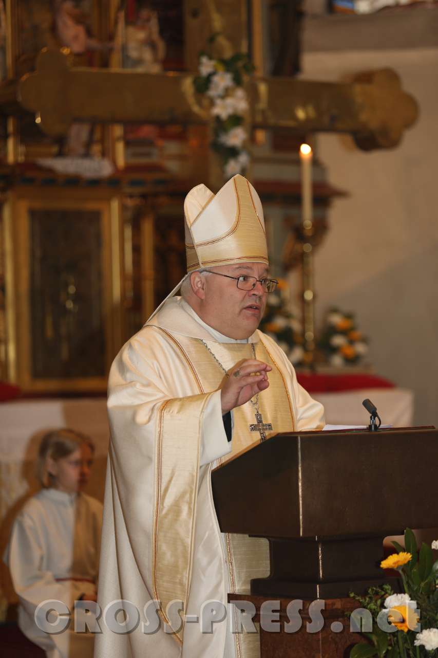 2017.05.07_09.34.18.jpg - Abt Petrus über Sinnerfüllung, Gemeinschaft durch, mit und in Christus, die Bedeutung des Kreuzes ...