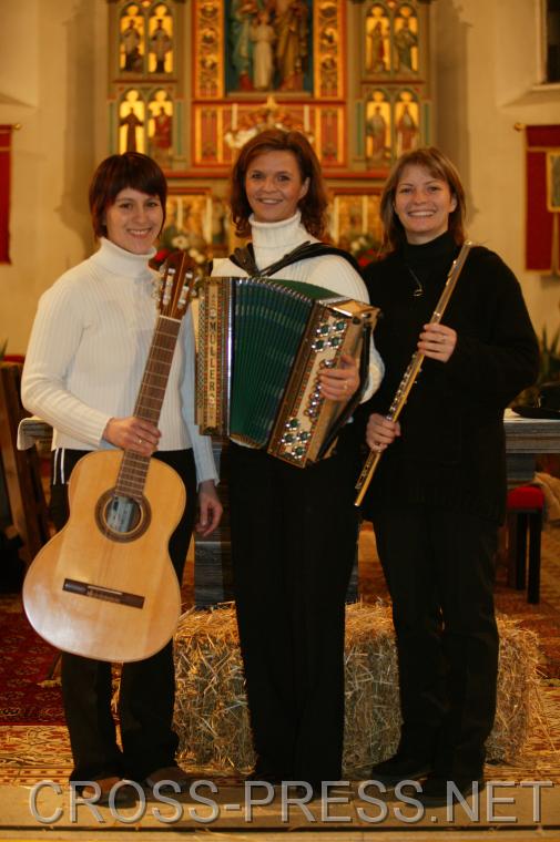 06.12.16_070 'Querpfeifer': Regina Schwingenschl�gl, Gertrude Rosenfehllner, Christina Meyer