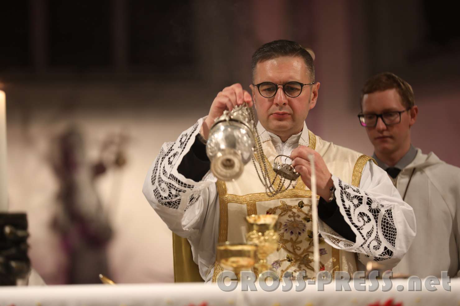 2017.12.25_00.38.41_01.JPG - Inzensierung des Altares