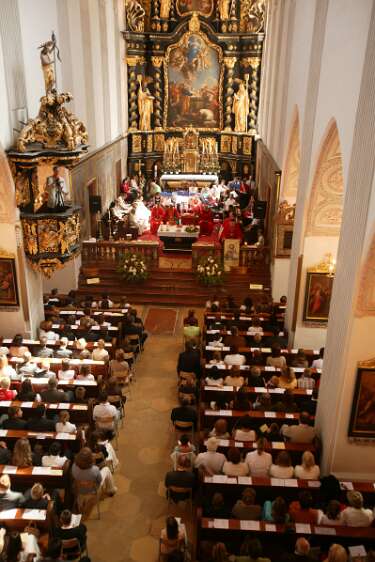 Firmung mit Abt P. Berthold und Prälat Vögt um 10:30h