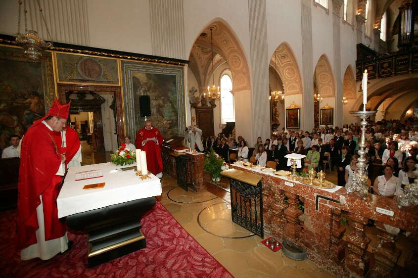 Firmung mit Abt P. Berthold und Prälat Vögt um 10:30h