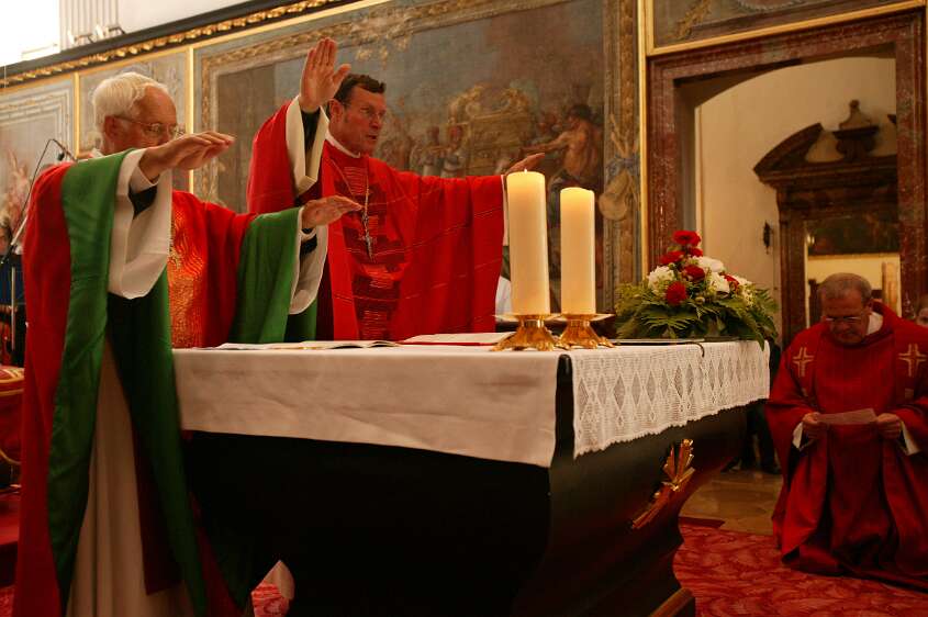 Firmung mit Abt P. Berthold und Prälat Vögt um 10:30h