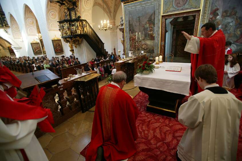 Firmung am 04.05.2008 um 8:30 mit Abt Berthold