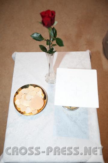 2009.02.15_09.34.22.jpg - Valentinstag "Deko" in der Kapelle.