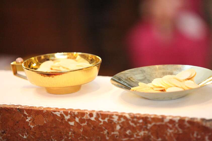 Firmung mit Abt Berthold Heigl und Propst Raimund Breiteneder um 08h