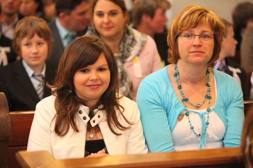 Firmung mit Abt Berthold Heigl und Propst Raimund Breiteneder um 08h