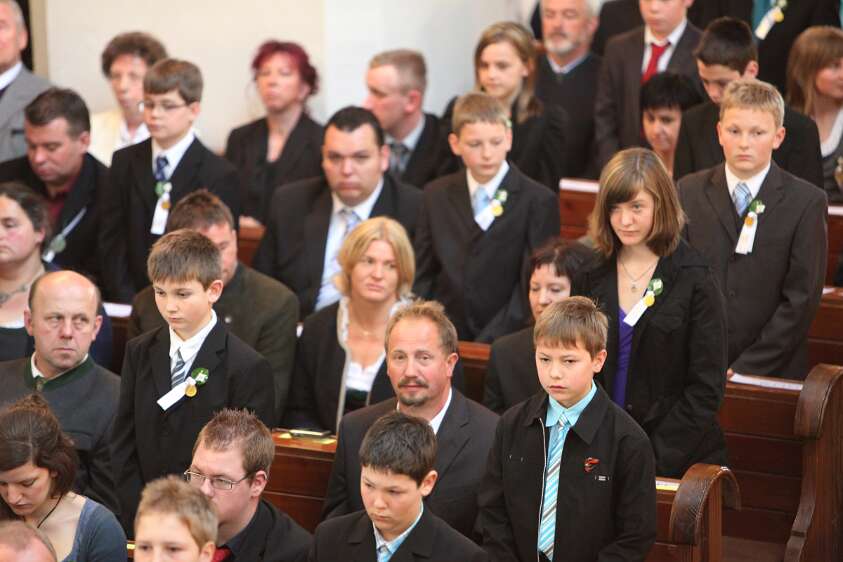 Firmung mit Abt Berthold Heigl und Propst Raimund Breiteneder um 10:30h