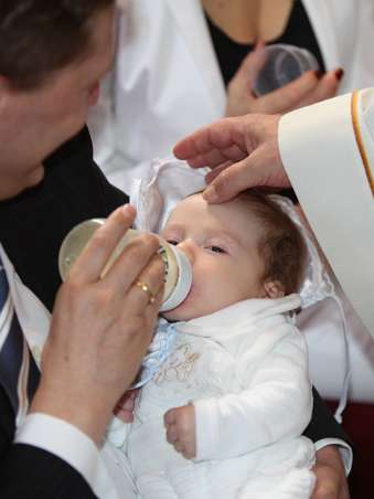 Taufe von Alexander Christian Drumeva-Maierhofer mit P.Gerhard Ellinger