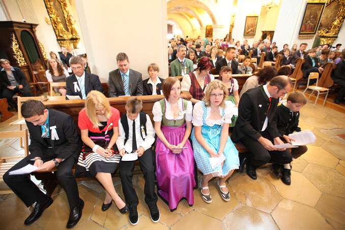 Dekanatsfirmung 2011 - hl.Messe 8h