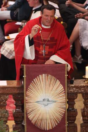 Dekanatsfirmung 2011 - hl.Messe 10h30 Die Predigt von Abt Heigl bezog sich auf http://perlen-des-glaubens.de/.