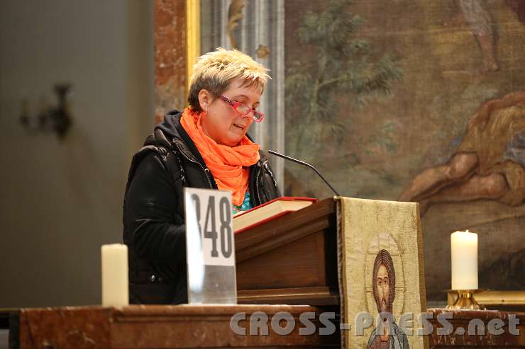 2014.03.23_11.11.26.jpg - Rührende Dankesworte der Organisatorin Maria Schirghuber.