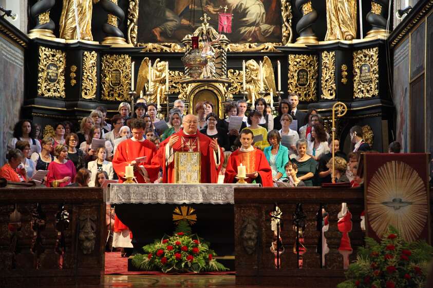 DekantasFirmung am 07.06.2014 08h mit Abt Petrus