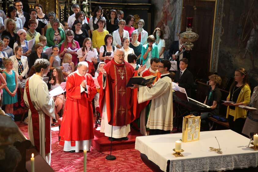 DekantasFirmung am 07.06.2014 10h30 mit Abt Petrus