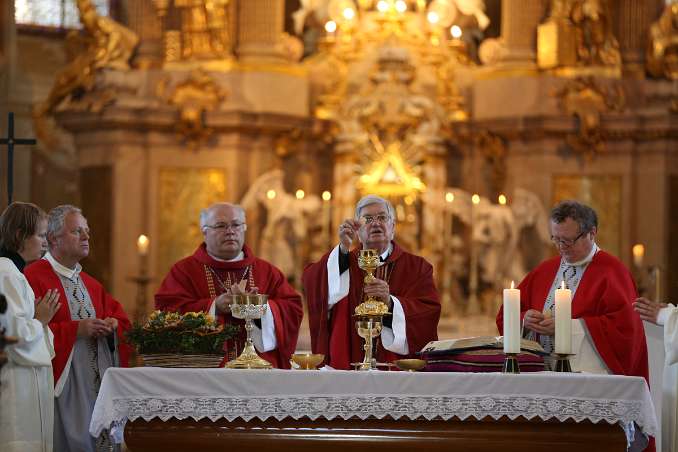 Firmung mit Abt Petrus Pilsinger und Altabt Johannes Gartner (08h)
