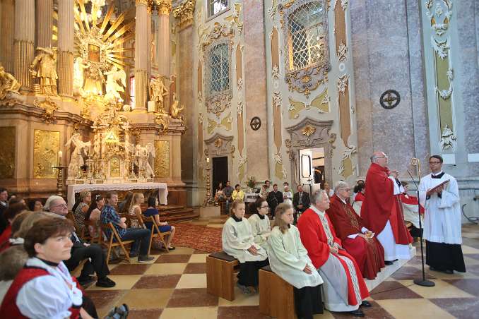 Firmung mit Abt Petrus Pilsinger und Altabt Johannes Gartner (10h30)