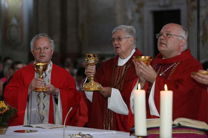 Firmung mit Abt Petrus Pilsinger und Altabt Johannes Gartner (10h30)
