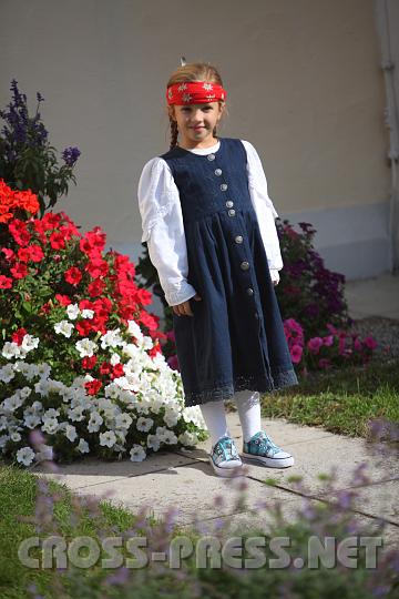 2009.09.27_11.15.59.jpg - Z�hlt Indianerlook zu den Trachten ? ;)