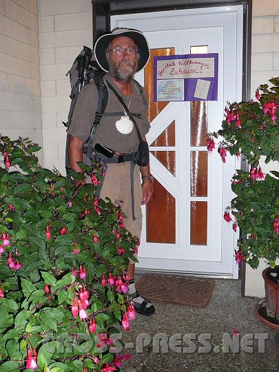 2009.08.16_03.32.43.jpg - Nach 113 Tagen und 3200 km wieder vor der heimatlichen Haust�r im Mostviertel.