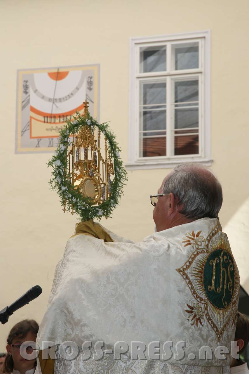 2017.06.15_10.22.12.jpg - Eucharistischer Segen