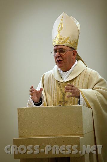 2008.10.02_10.51.28.JPG - Di�zesanbischof DDr. Klaus K�ng bei der Er�ffnungspredigt f�r das neue Studienjahr an der Philosophisch-Theologischen Hochschule St. P�lten.