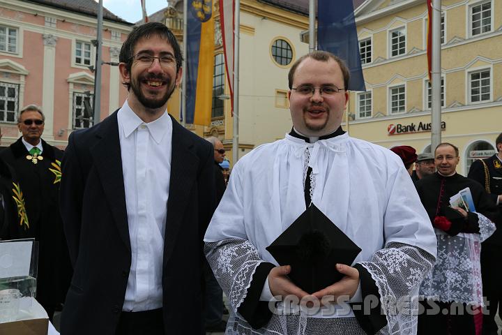 2012.04.09_12.13.00.jpg - Alexander & Alexander :)