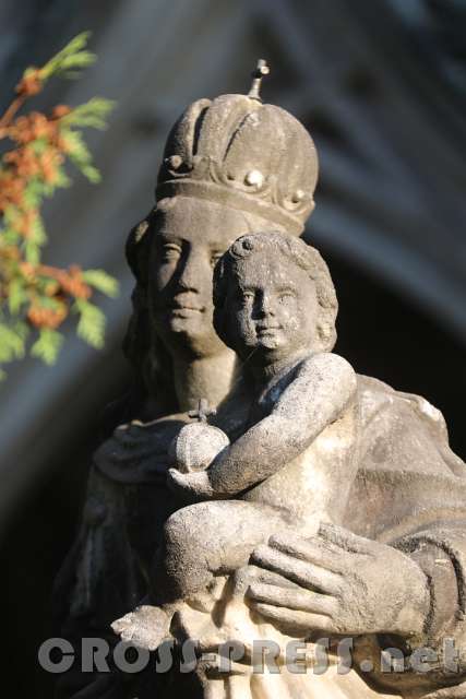 2016.09.08_18.09.54.JPG - Treffpunkt war bei der Mariensäule vor der Steyrer Stadtpfarrkirche.