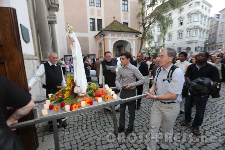 2016.09.08_19.15.12.JPG - Einzug in die Marienkirche