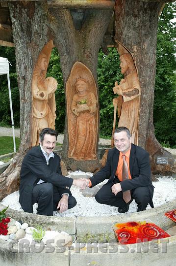 2008.06.05_17.27.09.JPG - "Extremschnitzer" Ernst Adelsberger und Auftraggeber Ernst Mayrhofer.
