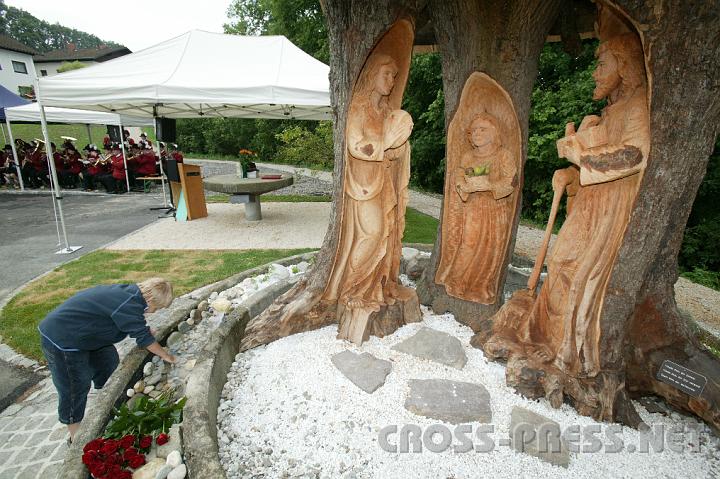 2008.06.05_17.36.59.JPG - Wo fr�her Most floss, entspringt jetzt eine Wasserquelle.