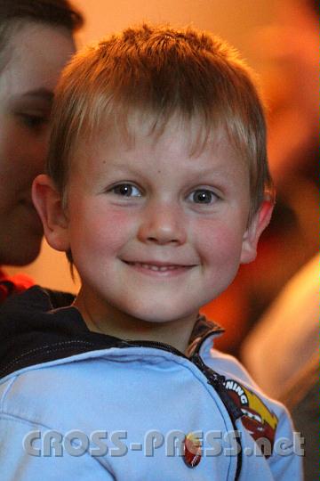 2011.05.20_21.57.09_02.jpg - Jugendgebetskreisleiter von morgen ? :)