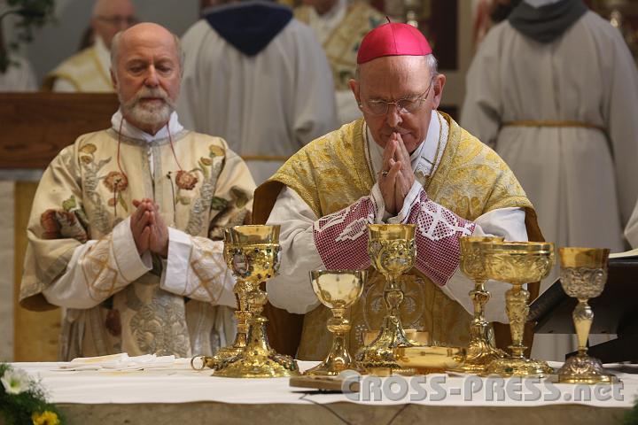 2013.11.10_11.01.23.jpg - Der Tisch des Herrn ist gedeckt ...