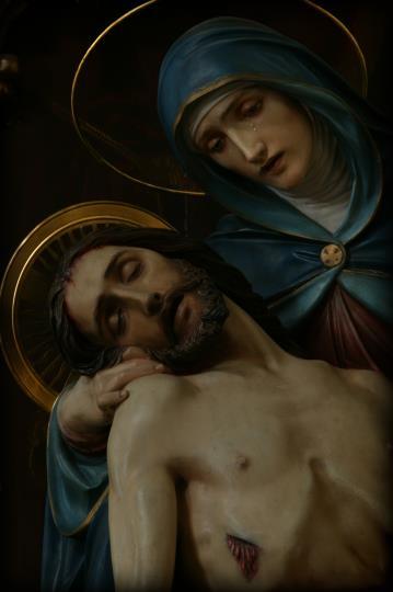 06.04.25_022x Gibt es etwas Traurigeres, als den einzigen geliebten Sohn zu verlieren ?   Manuels Eltern unser tiefstes Mitgef�hl.   Piet�, Pfarrkirche K�rnberg.