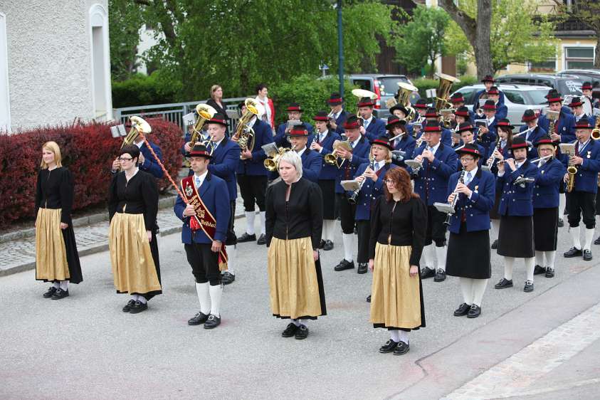 ErstKommunion in Wolfsbach Trachtenkapelle