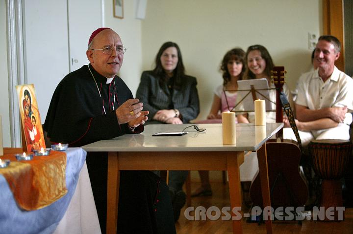 2008.06.15_17.26.45.JPG - Bischof K�ng begeisterte die Familien mit seinem Vorhaben, die Familien in den Pfarren zu beheimaten.