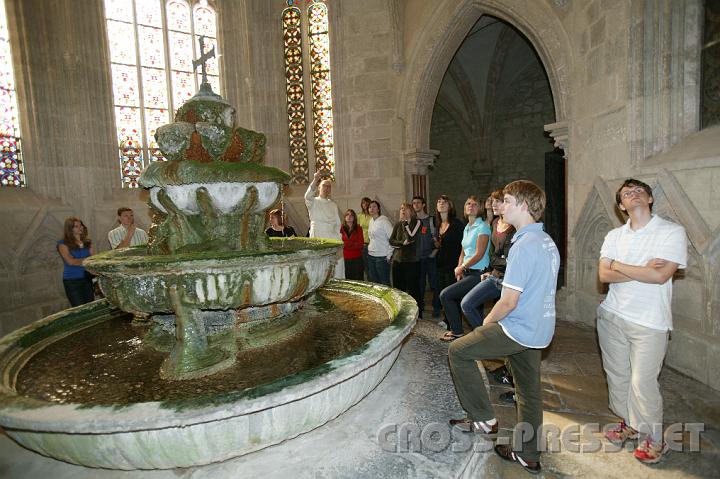 2008.07.05_08.58.29.JPG - F�hrung durch Stift Heiligenkreuz mit Fr. Coelestin