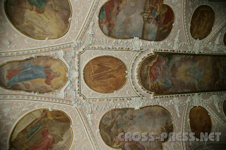 2008.07.05_09.15.41.JPG - F�hrung durch Stift Heiligenkreuz mit Fr. Coelestin