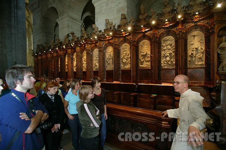 2008.07.05_09.27.27.JPG - F�hrung durch Stift Heiligenkreuz mit Fr. Coelestin